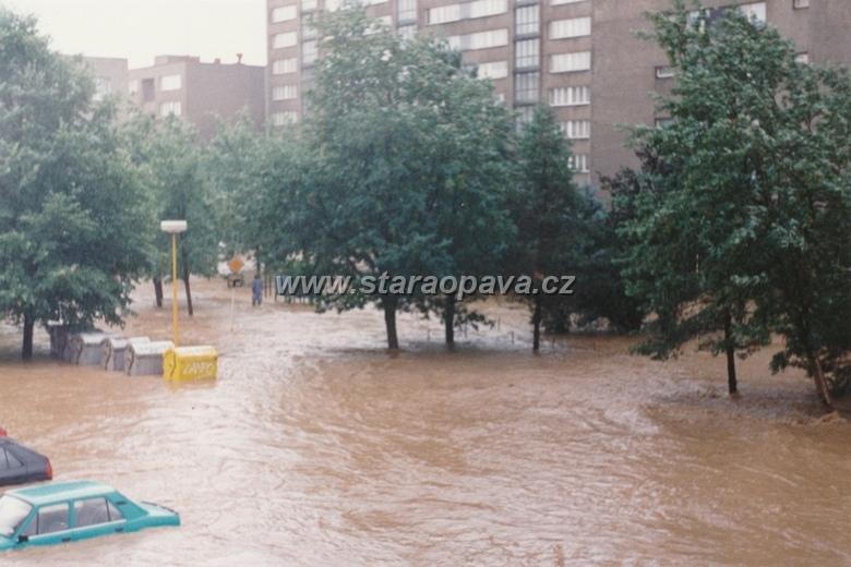 holasicka (15).jpg - Ulice při povodni v roce 1997